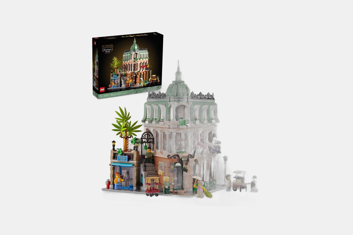 LEGO Icons 10297 Boutique Hotel