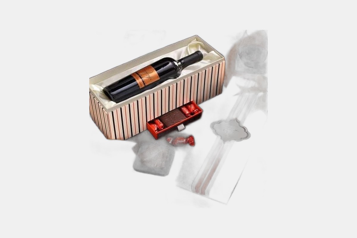 Moscato Delight Wine Basket