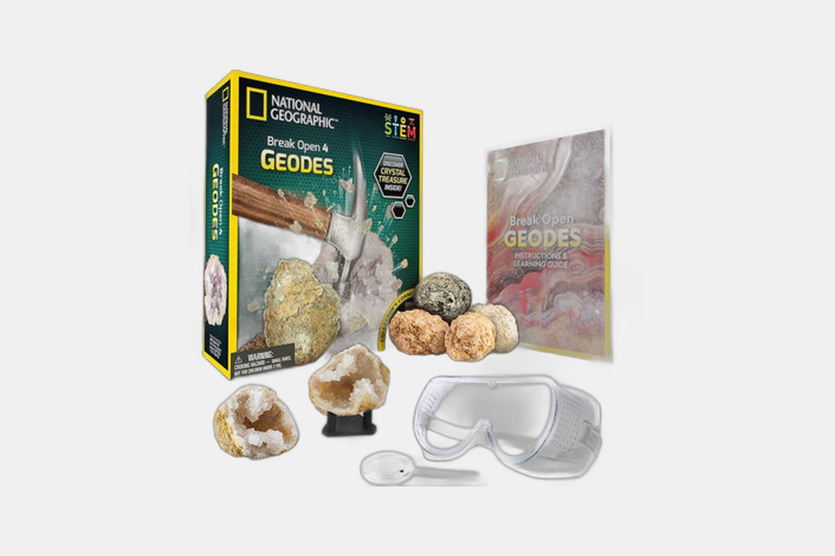 NATIONAL GEOGRAPHIC Break Open 4 Geodes Science Kit