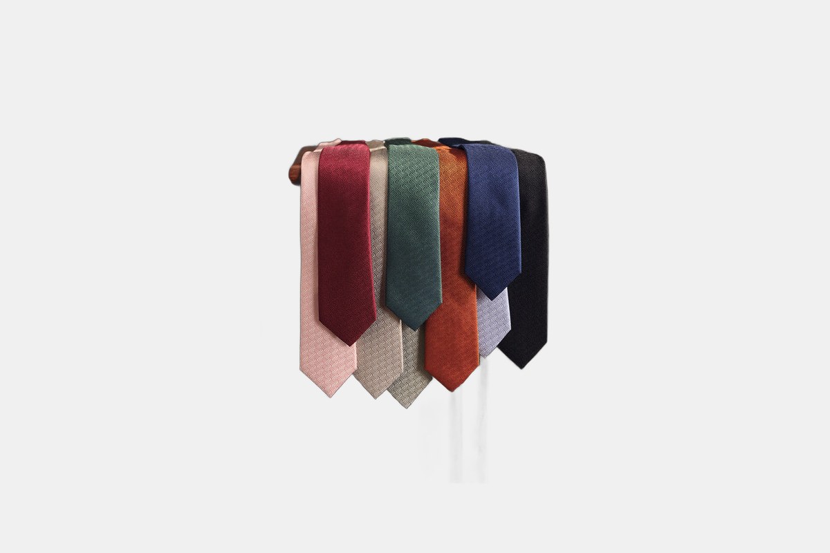 The Tie Bar Knitted Bow Tie